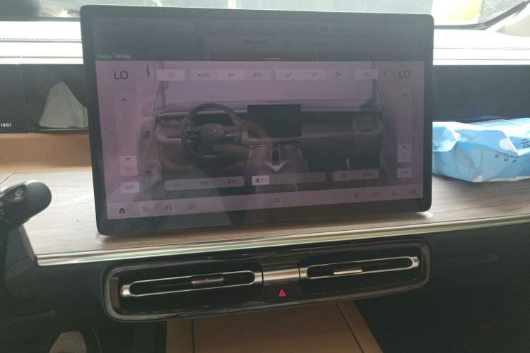 Used GAC Trumpchi E8 New Energy 2024 150km MAX Audio And AC Panel