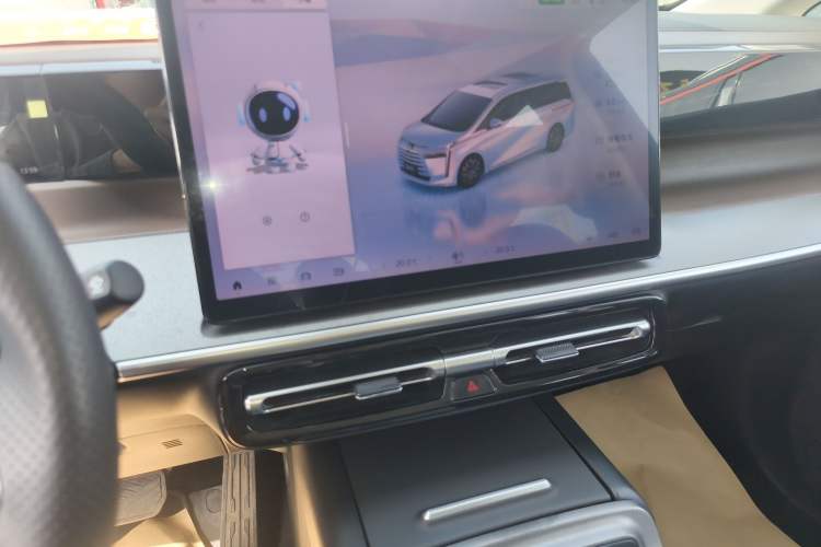 Used GAC Trumpchi E8 New Energy 2024 150km PRO Audio And AC Panel