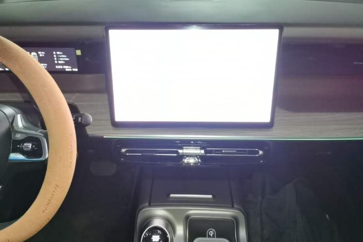 Used GAC Trumpchi E8 New Energy 2024 150km MAX Audio And AC Panel