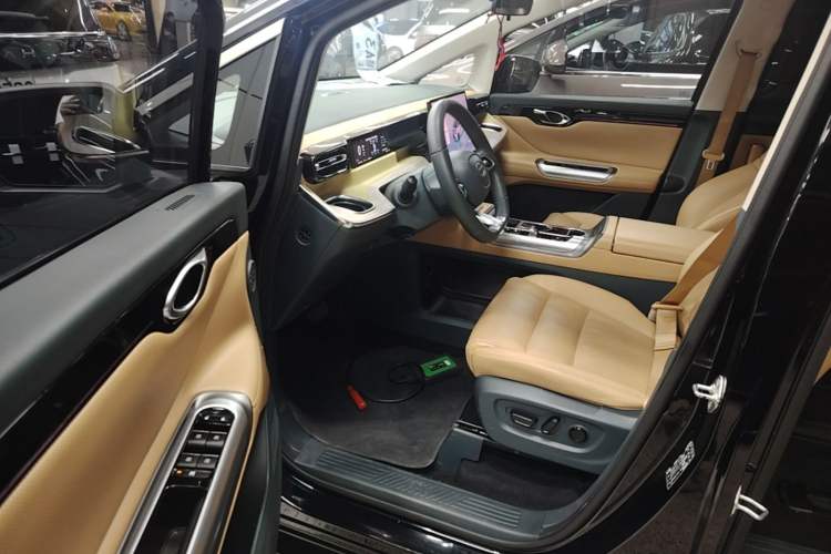 Used GAC Trumpchi E8 New Energy 2024 150km MAX Driver Seat