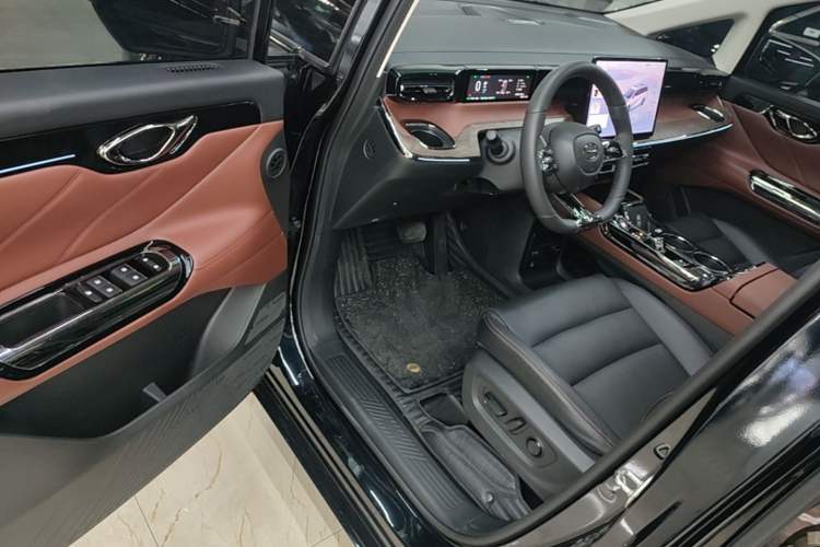 Used GAC Trumpchi E8 New Energy 2024 150km MAX+ Driver Seat
