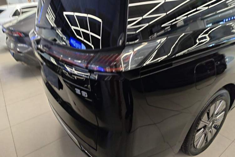 Used GAC Trumpchi E8 New Energy 2024 150km Dragon Roar Starry Night+ Exterior 3