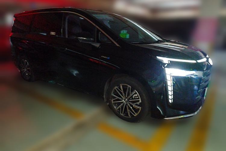 Used GAC Trumpchi E8 New Energy 2024 150km MAX Front Right 45 Deg