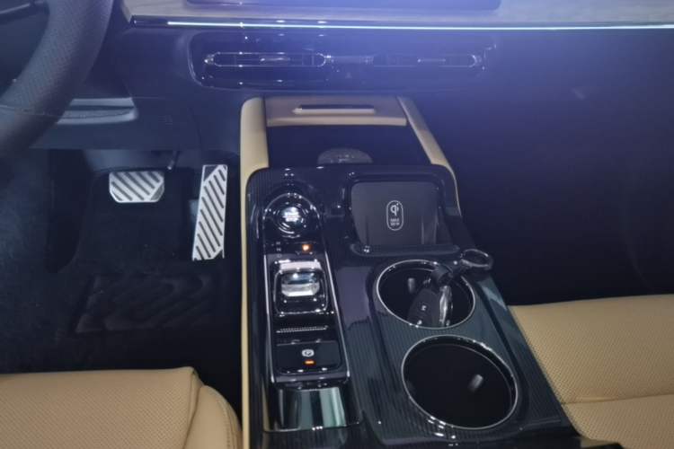 Used GAC Trumpchi E8 New Energy 2024 150km MAX+ Gear Lever