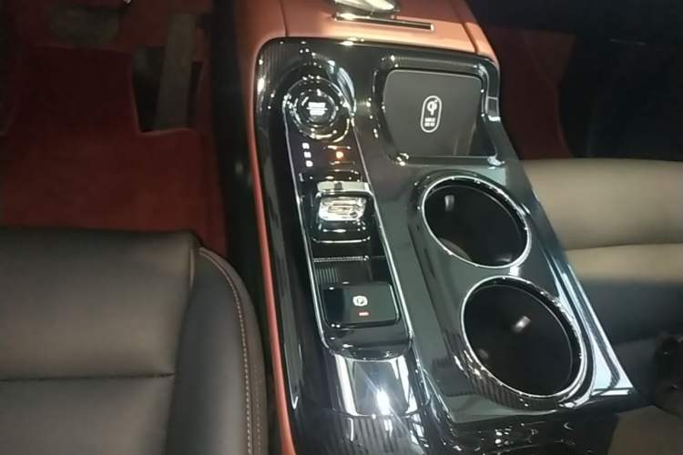 Used GAC Trumpchi E8 New Energy 2024 150km MAX+ Gear Lever