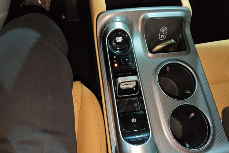 Used GAC Trumpchi E8 New Energy 2024 150km MAX Gear Lever