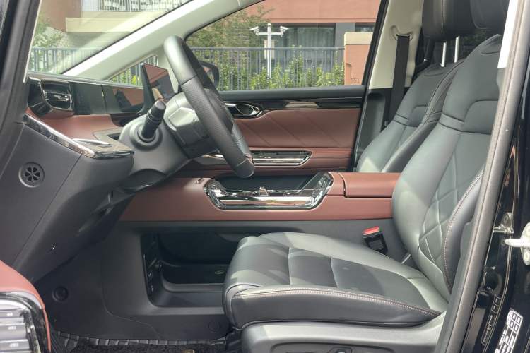 Used GAC Trumpchi E8 New Energy 2024 150km MAX+ Interior 2
