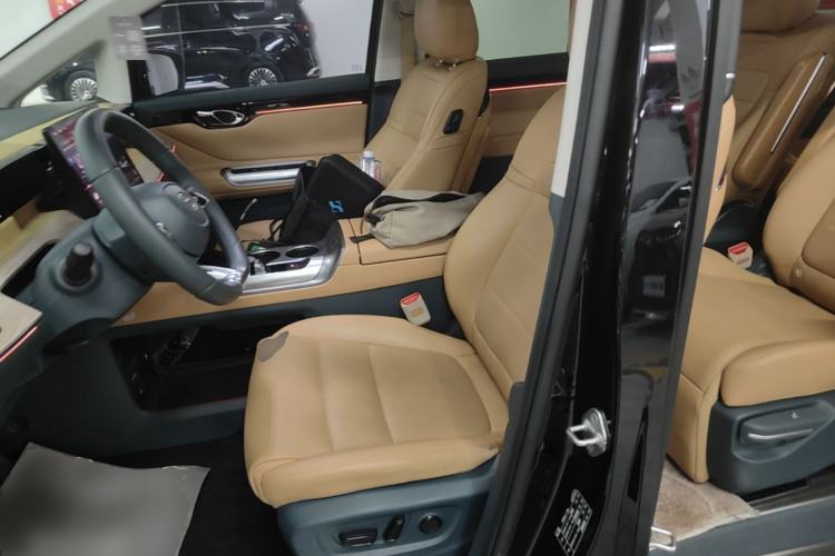 Used GAC Trumpchi E8 New Energy 2024 150km MAX Left Front Seat