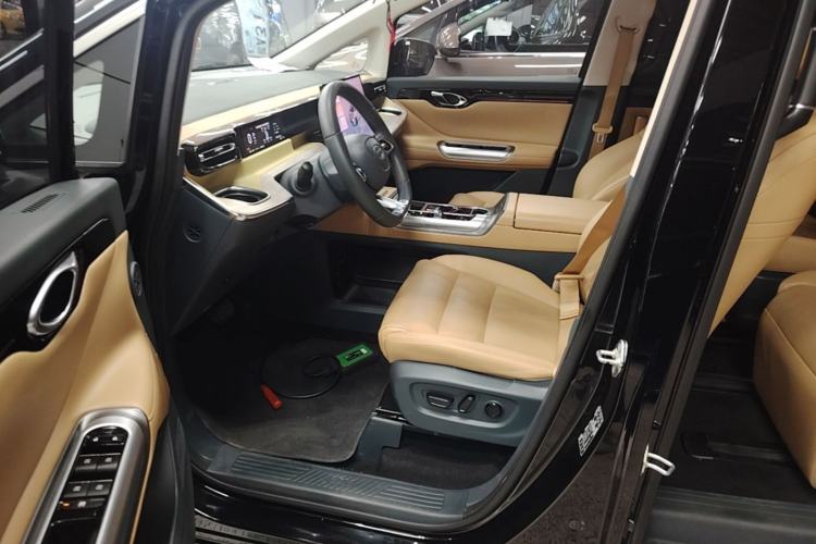 Used GAC Trumpchi E8 New Energy 2024 150km MAX Left Front Seat