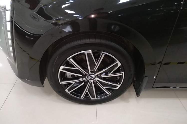 Used GAC Trumpchi E8 New Energy 2024 150km MAX Left Front Wheel Hub