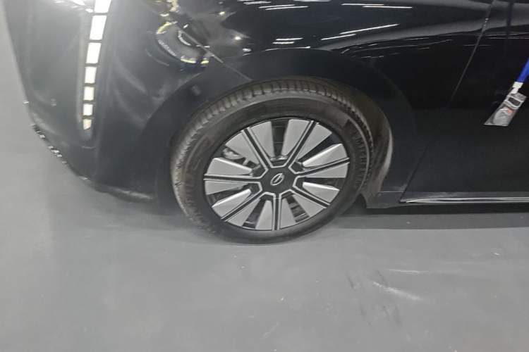 Used GAC Trumpchi E8 New Energy 2024 150km Longteng Glorious+ Left Front Wheel Hub