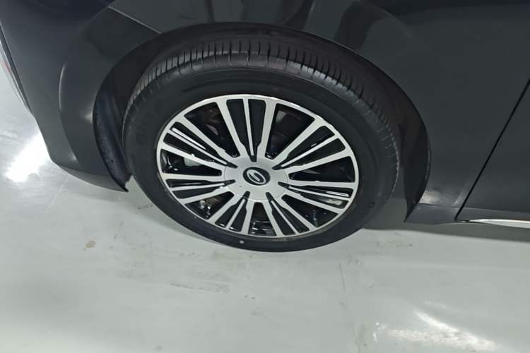 Used GAC Trumpchi E8 New Energy 2024 150km MAX+ Left Front Wheel Hub