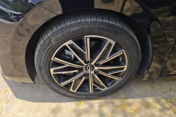 Used GAC Trumpchi E8 New Energy 2024 150km MAX Left Front Wheel Hub