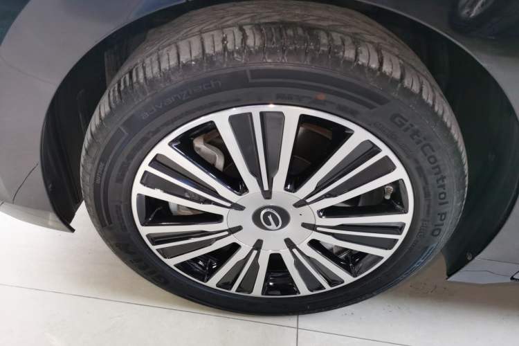 Used GAC Trumpchi E8 New Energy 2024 150km MAX+ Left Front Wheel Hub