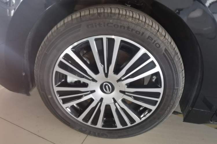 Used GAC Trumpchi E8 New Energy 2024 150km MAX+ Left Front Wheel Hub