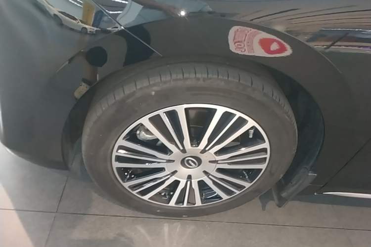 Used GAC Trumpchi E8 New Energy 2024 150km MAX+ Left Front Wheel Hub