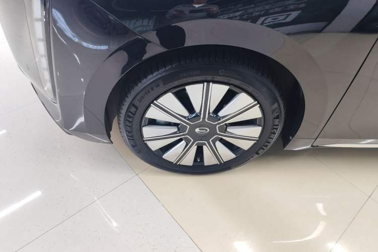 Used GAC Trumpchi E8 New Energy 2024 150km Longteng Glorious+ Left Front Wheel Hub