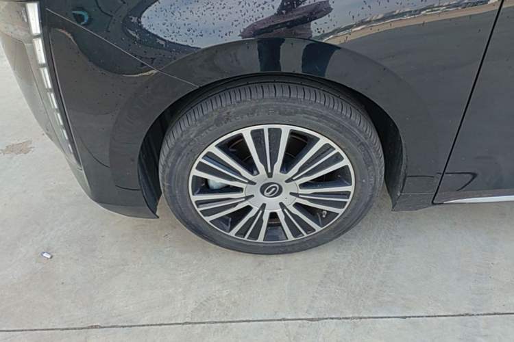Used GAC Trumpchi E8 New Energy 2024 150km MAX+ Left Front Wheel Hub