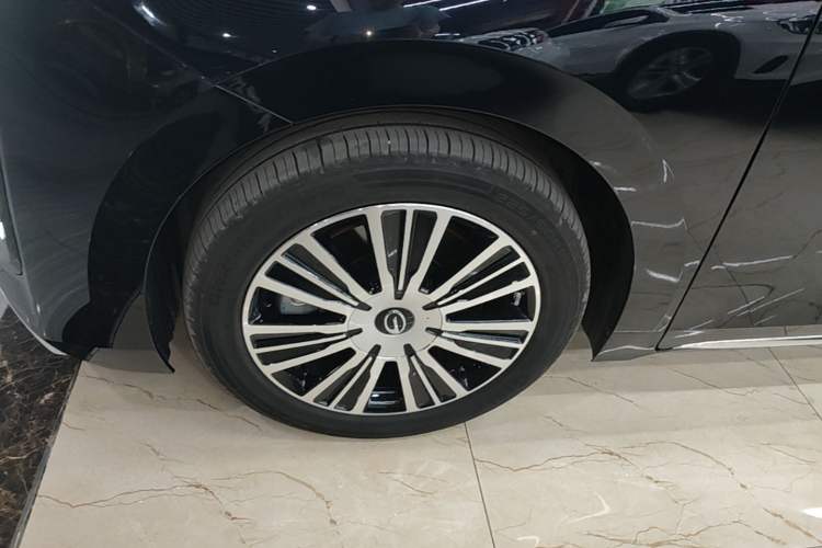Used GAC Trumpchi E8 New Energy 2024 150km MAX+ Left Front Wheel Hub