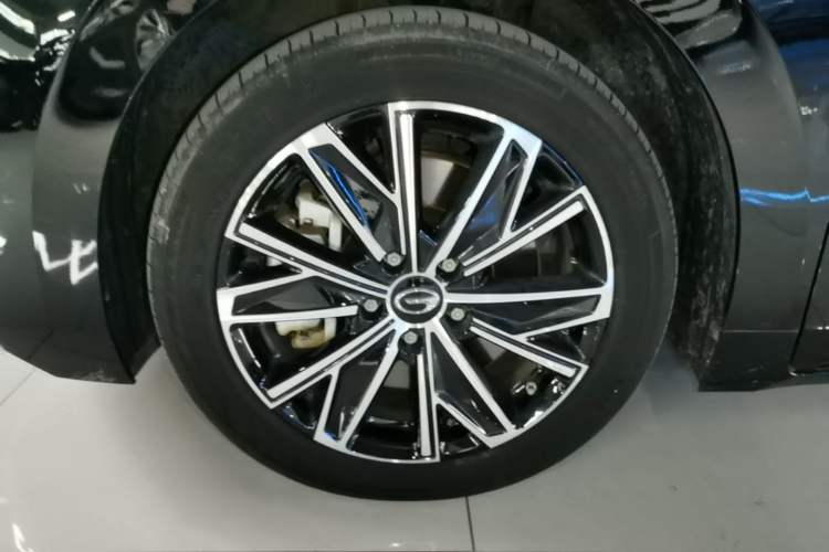 Used GAC Trumpchi E8 New Energy 2024 150km MAX Left Front Wheel Hub