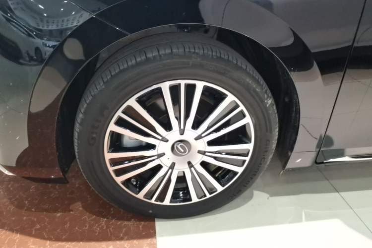 Used GAC Trumpchi E8 New Energy 2024 150km MAX+ Left Front Wheel Hub