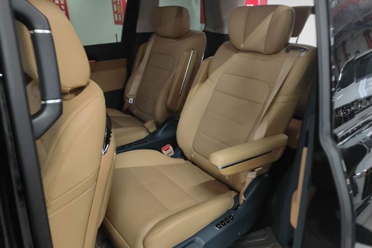 Used GAC Trumpchi E8 New Energy 2024 150km MAX Left Rear Seat