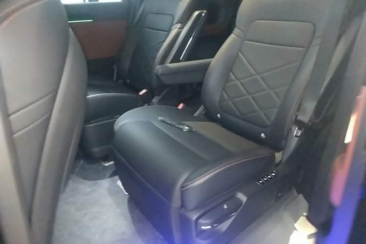 Used GAC Trumpchi E8 New Energy 2024 150km MAX+ Left Rear Seat