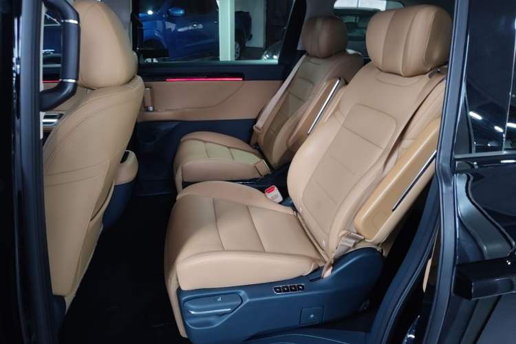 Used GAC Trumpchi E8 New Energy 2024 150km MAX Left Rear Seat