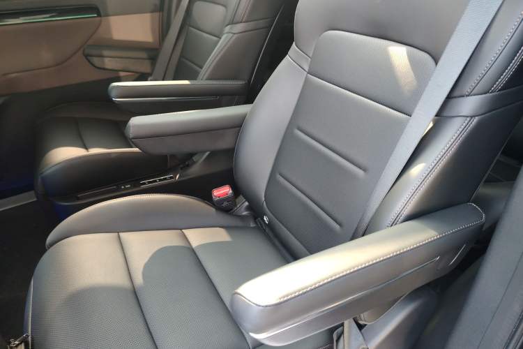 Used GAC Trumpchi E8 New Energy 2024 150km MAX Left Rear Seat