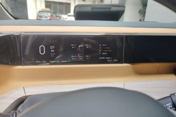 Used GAC Trumpchi E8 New Energy 2024 150km MAX Odometer Close Up
