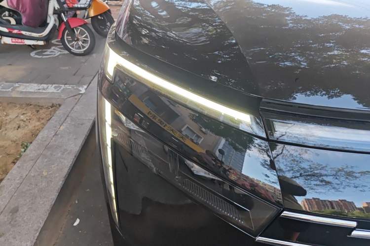 Used GAC Trumpchi E8 New Energy 2024 150km MAX Right Front Headlight
