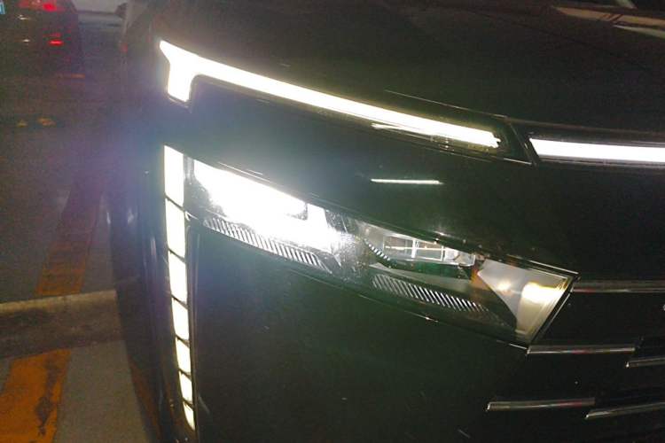 Used GAC Trumpchi E8 New Energy 2024 150km MAX Right Front Headlight
