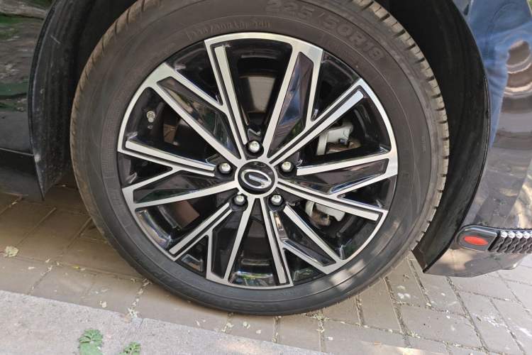 Used GAC Trumpchi E8 New Energy 2024 150km Longteng Starry Night Edition Right Front Wheel Hub