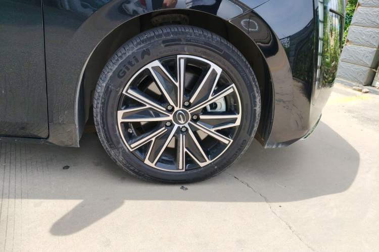 Used GAC Trumpchi E8 New Energy 2024 150km MAX Right Front Wheel Hub