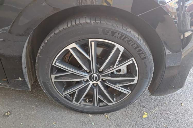 Used GAC Trumpchi E8 New Energy 2024 150km MAX Right Front Wheel Hub