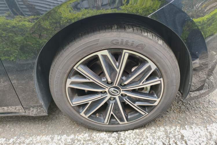 Used GAC Trumpchi E8 New Energy 2024 150km MAX Right Front Wheel Hub