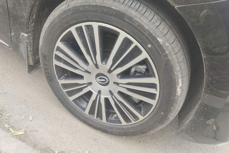 Used GAC Trumpchi E8 New Energy 2024 150km MAX+ Right Front Wheel Hub