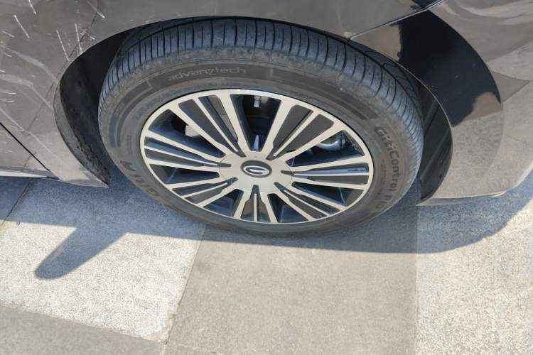 Used GAC Trumpchi E8 New Energy 2024 150km MAX Right Front Wheel Hub