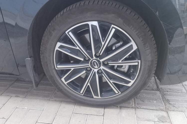 Used GAC Trumpchi E8 New Energy 2024 150km MAX Right Front Wheel Hub