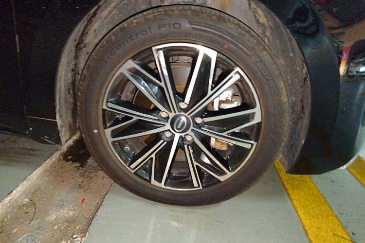 Used GAC Trumpchi E8 New Energy 2024 150km MAX Right Front Wheel Hub