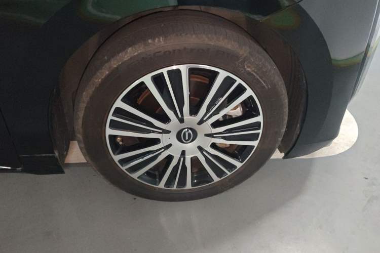 Used GAC Trumpchi E8 New Energy 2024 150km MAX+ Right Front Wheel Hub