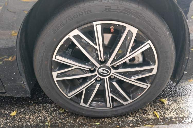 Used GAC Trumpchi E8 New Energy 2024 150km MAX Right Front Wheel Hub