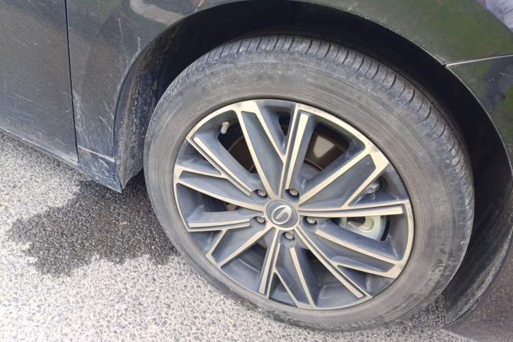 Used GAC Trumpchi E8 New Energy 2024 150km MAX Right Front Wheel Hub