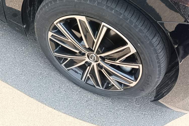 Used GAC Trumpchi E8 New Energy 2024 150km MAX Right Front Wheel Hub