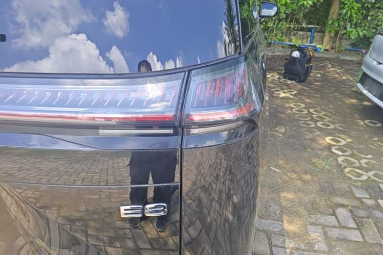 Used GAC Trumpchi E8 New Energy 2024 150km MAX Right Rear Taillight