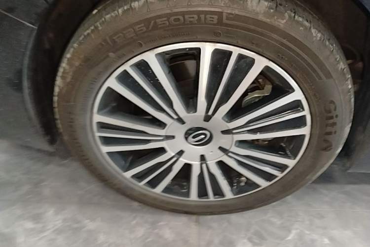 Used GAC Trumpchi E8 New Energy 2024 150km MAX+ Right Rear Wheel Hub