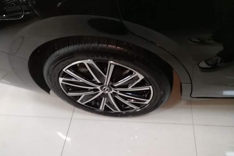Used GAC Trumpchi E8 New Energy 2024 150km MAX Right Rear Wheel Hub