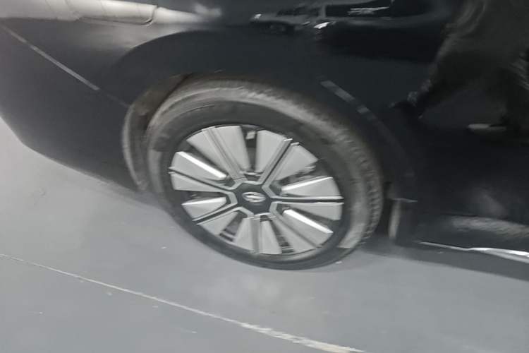 Used GAC Trumpchi E8 New Energy 2024 150km Longteng Glorious+ Right Rear Wheel Hub