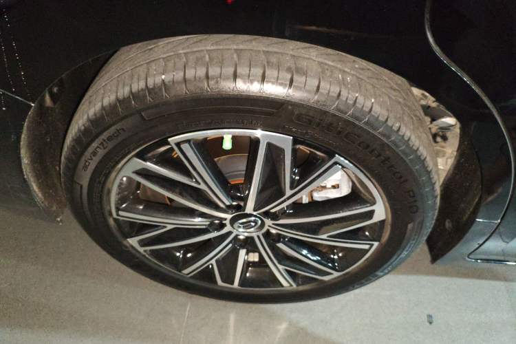 Used GAC Trumpchi E8 New Energy 2024 150km MAX Right Rear Wheel Hub