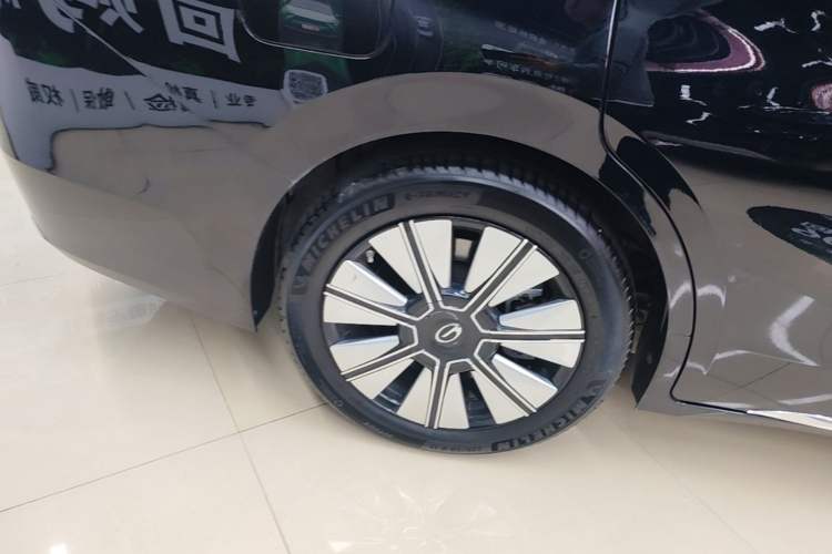 Used GAC Trumpchi E8 New Energy 2024 150km Longteng Glorious+ Right Rear Wheel Hub